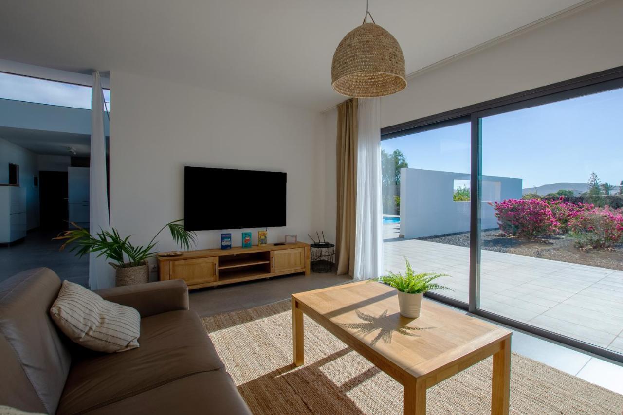 Heated & Shared Pool Villa Matriana 36A, North Shore Villas ลาคาเรส ภายนอก รูปภาพ